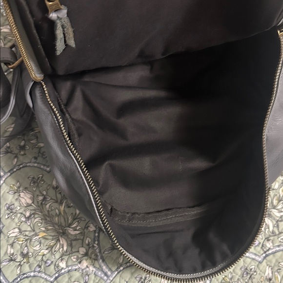 Wanderer Travel Co Noosa Gray Leather Backpack - Picture 5 of 11